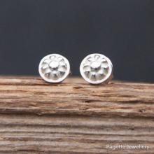 Studs - small E108