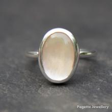 Mother of Pearl Ring R162
